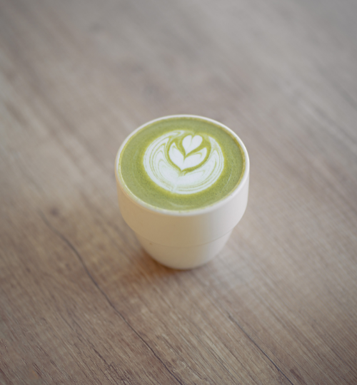 Matcha Latte Cuatro Cainos